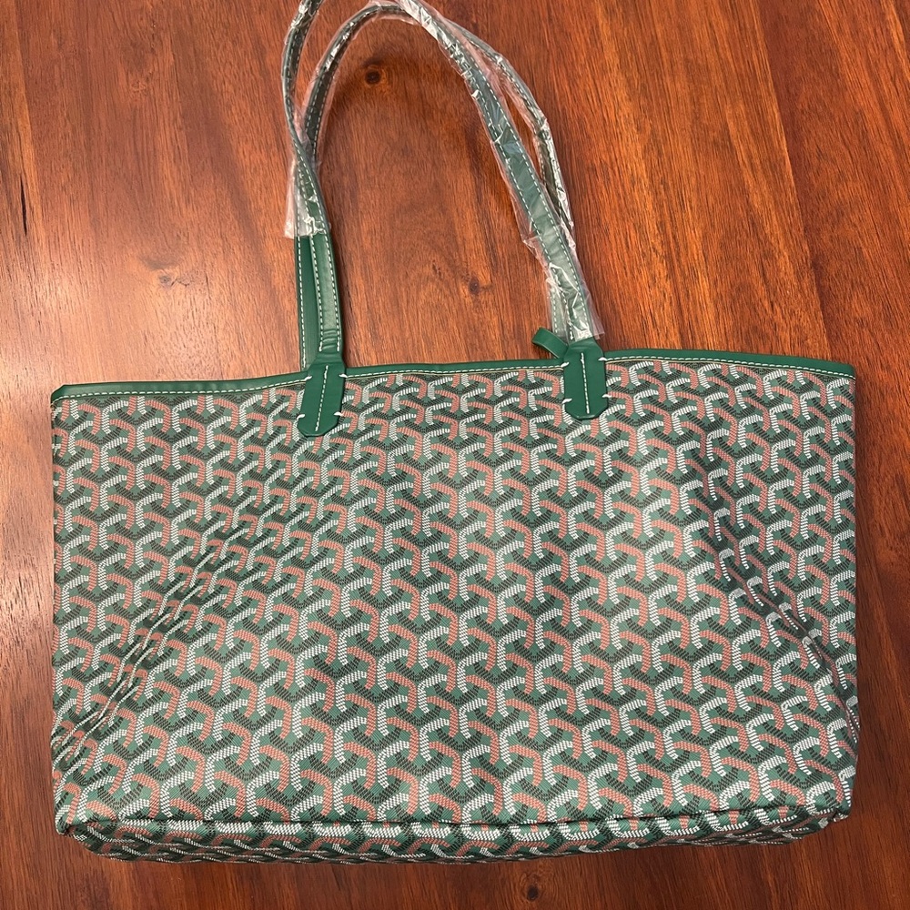 Green Patterned Tote Bag. Brand new.